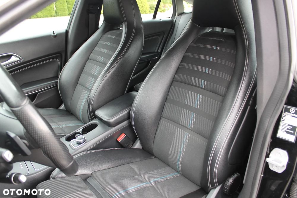 Mercedes-Benz CLA - 24