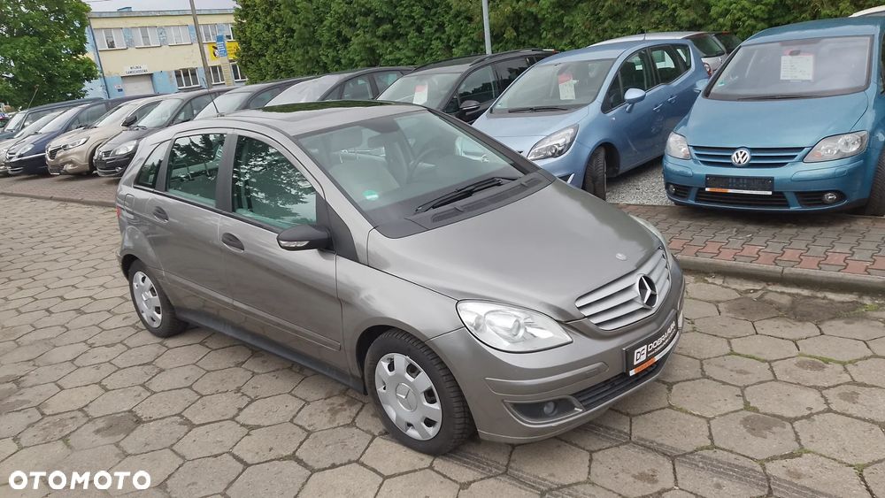 Mercedes-Benz Klasa B 180 CDI Special Edition - 26