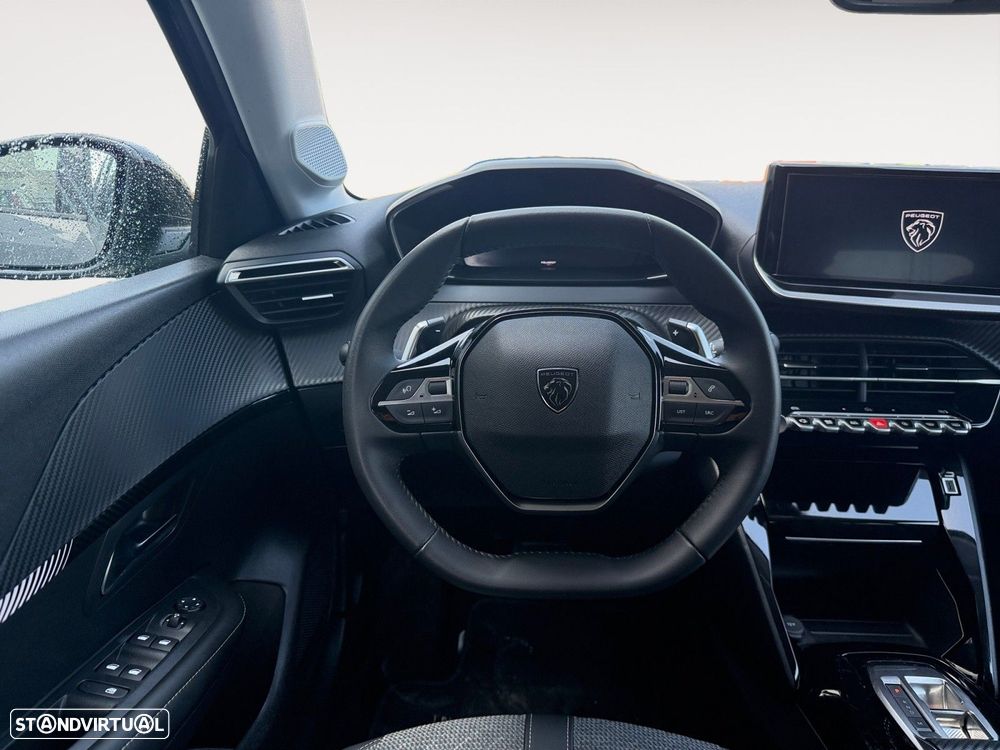 Peugeot 208 - 12