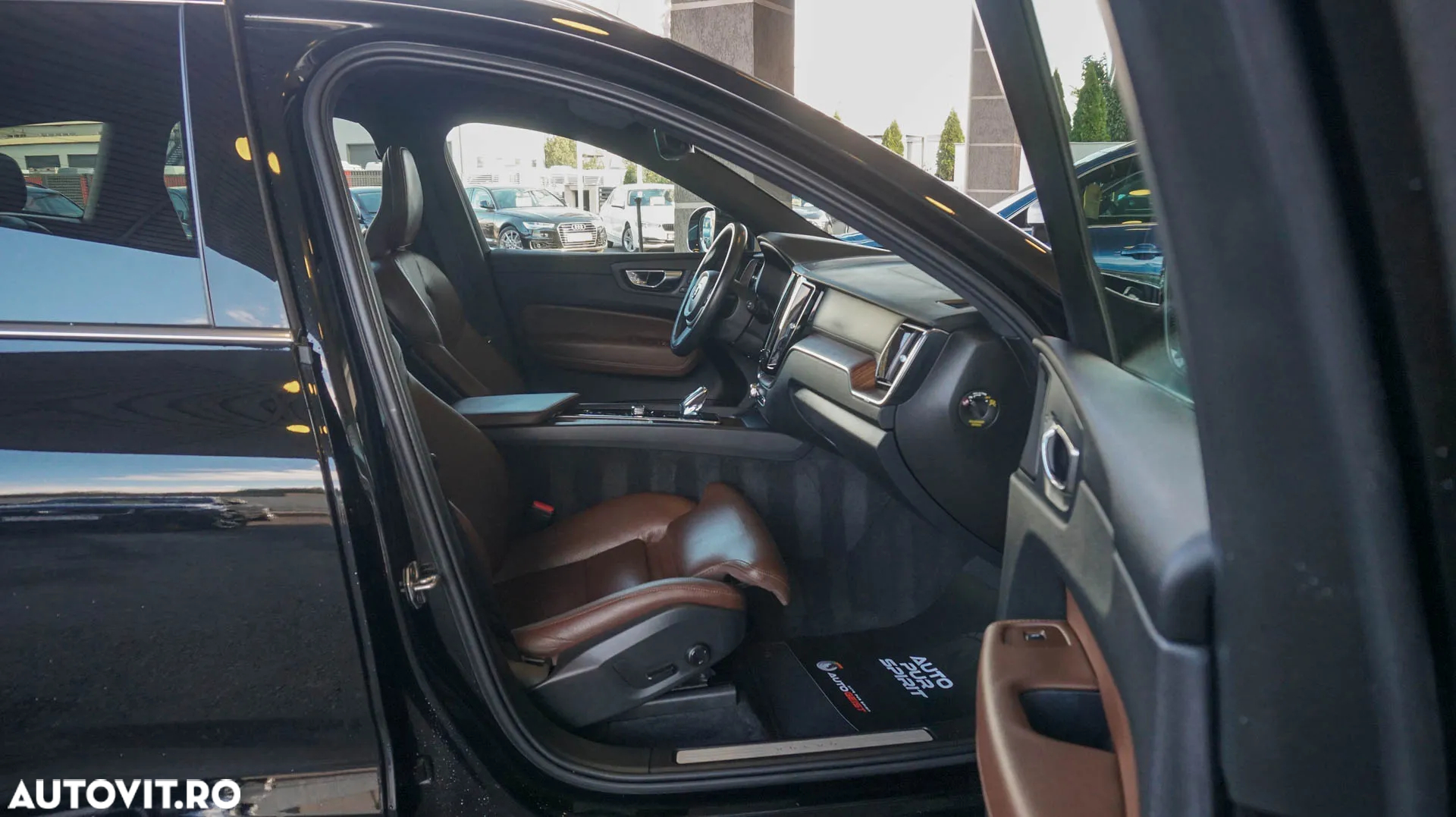 Volvo XC 60 B4 D AWD Geartronic Inscription - 33