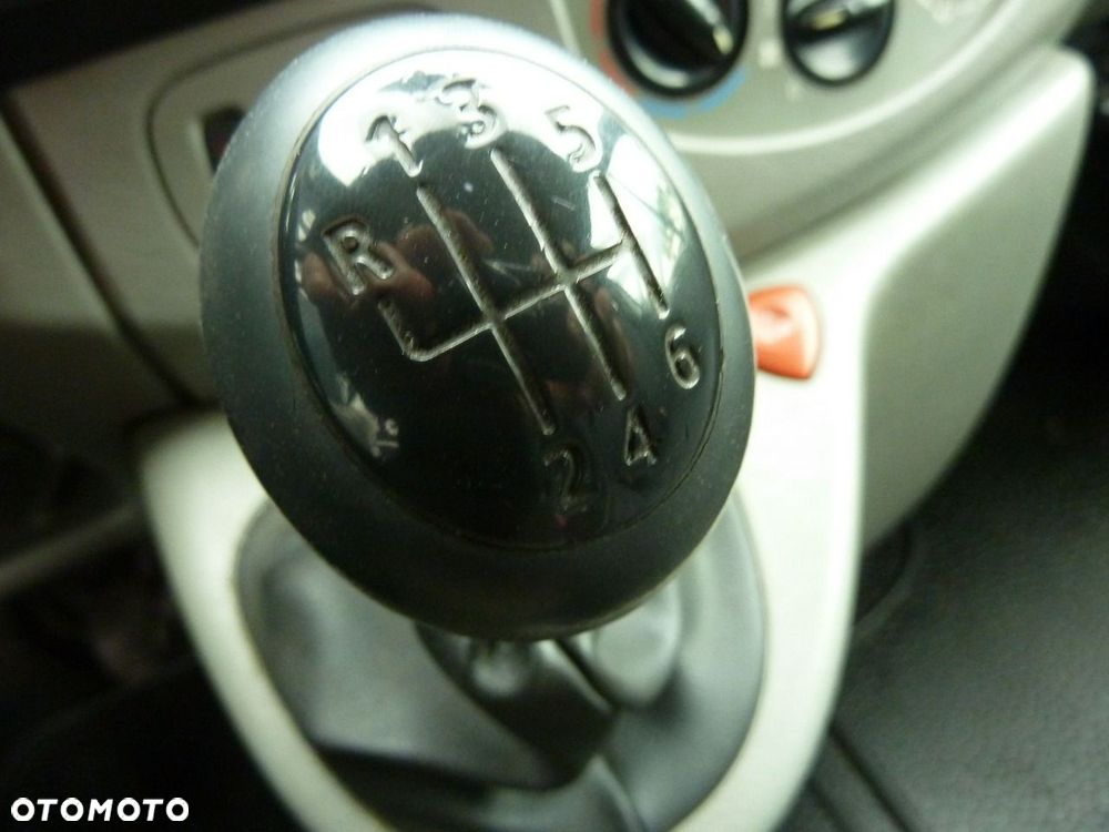 Renault Trafic - 19
