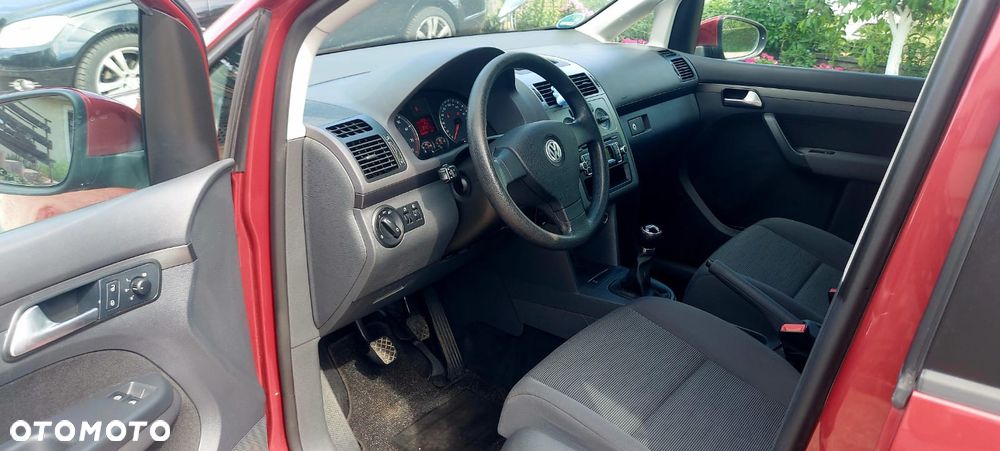 Volkswagen Touran 1.6 Conceptline - 15