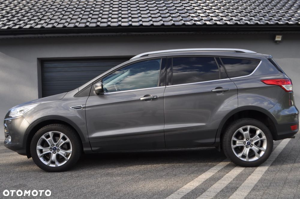 Ford Kuga 2.0 TDCi 2x4 Titanium - 32