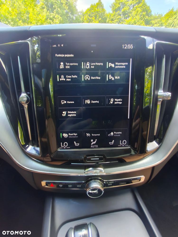 Volvo XC 60 T6 AWD Momentum - 32