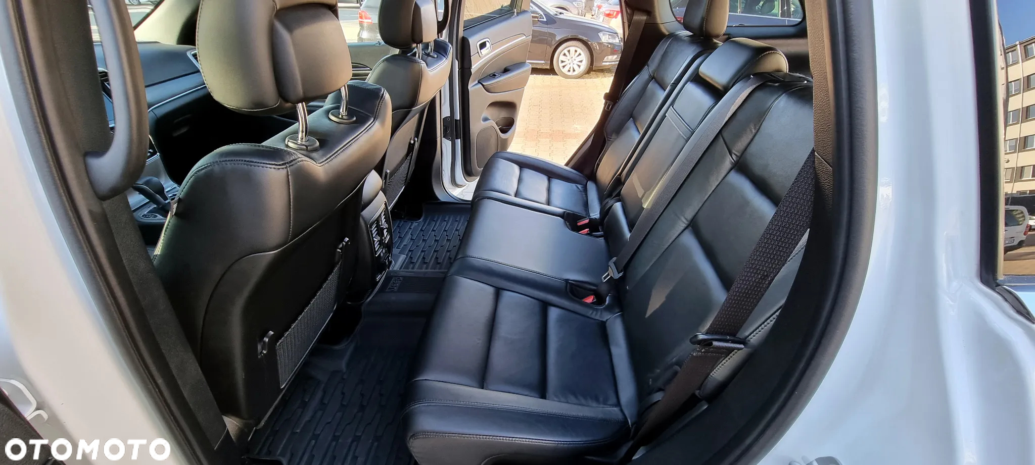 Jeep Grand Cherokee - 21