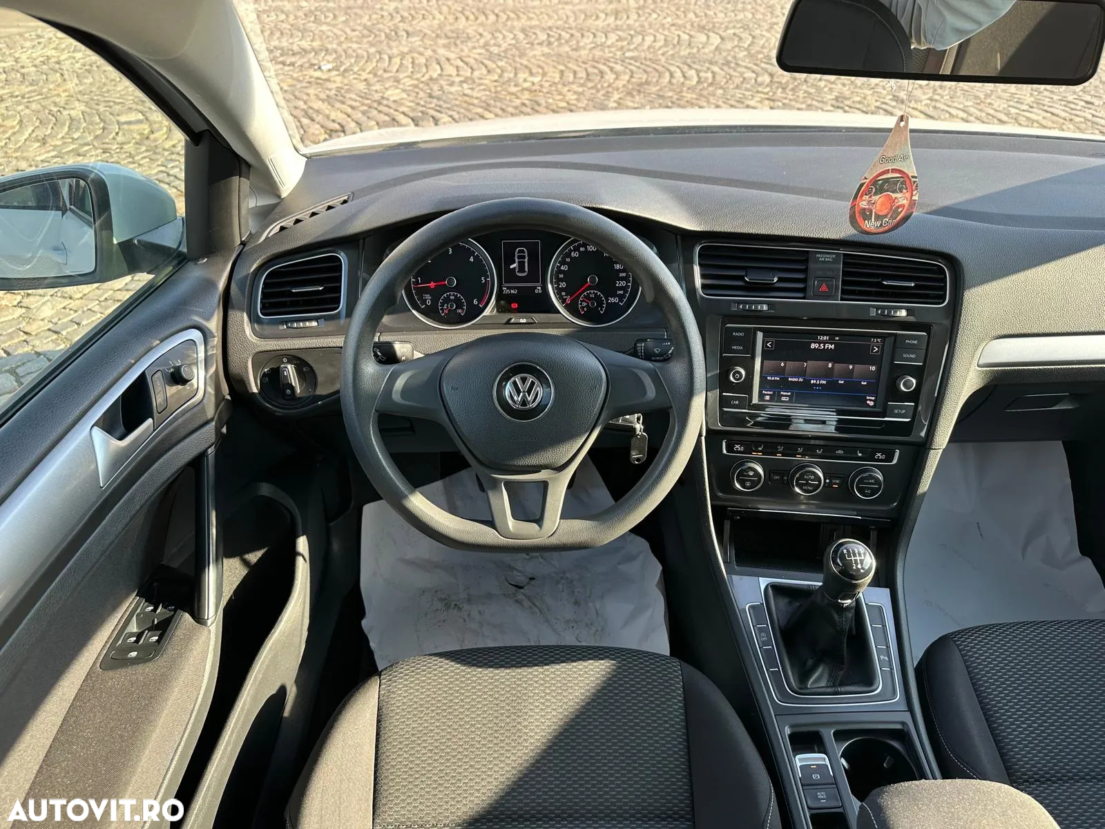 Volkswagen Golf 1.6 TDI Comfortline - 14