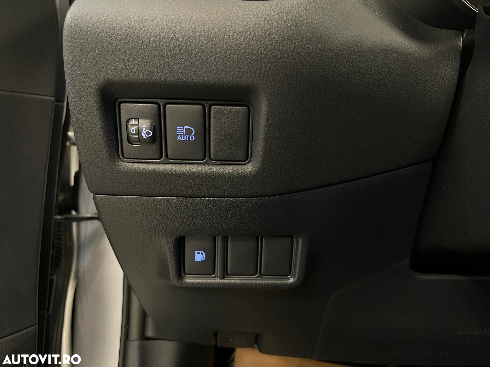 Toyota C-HR 2.0 HSD 184 CP 4x2 CVT Style - 23