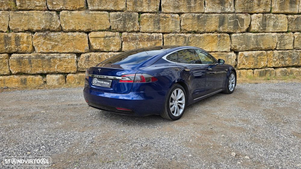 Tesla Model S - 2