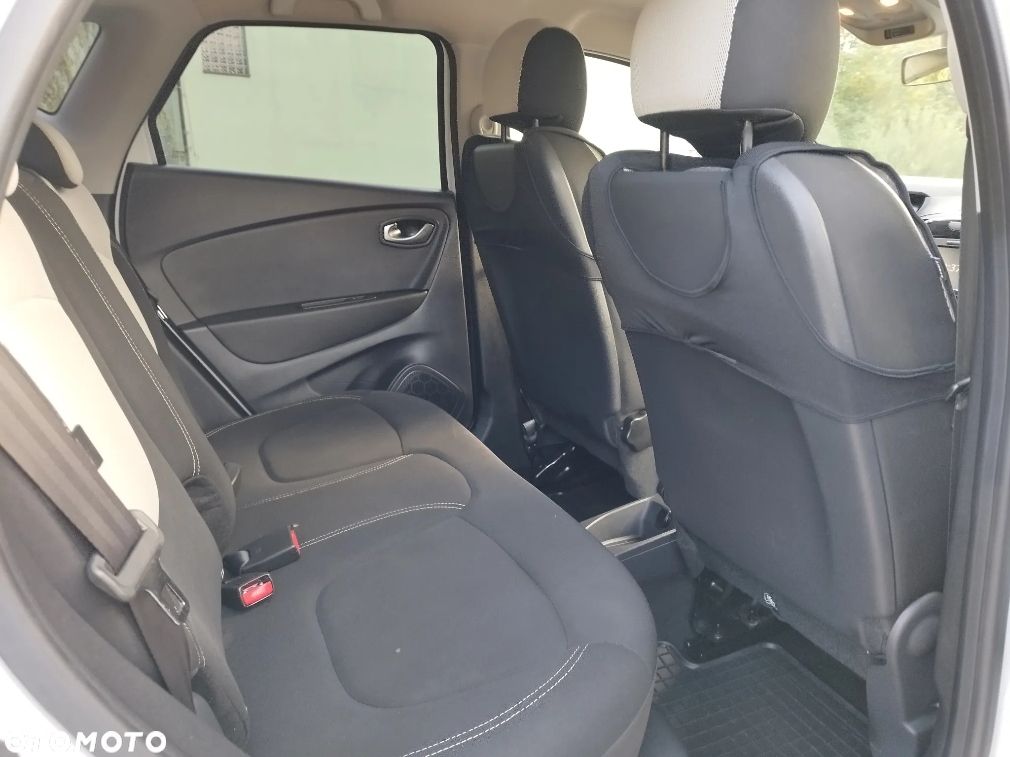 Renault Captur 0.9 Energy TCe Life EU6 - 9