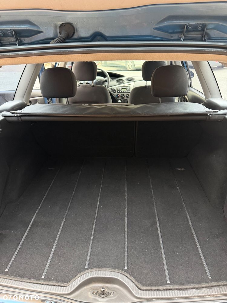 Ford Focus 1.6 X100 - 10