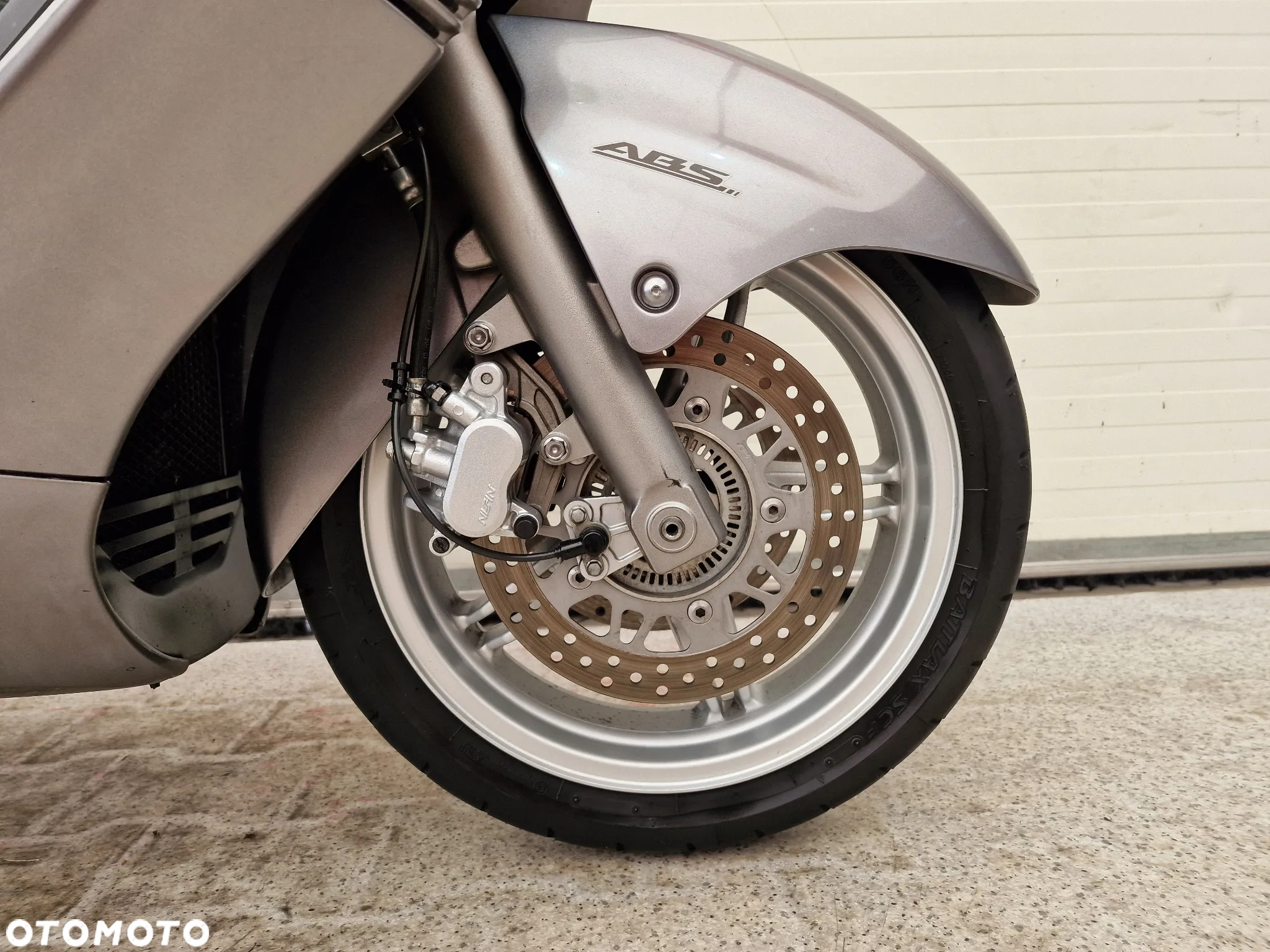 Suzuki Burgman - 13