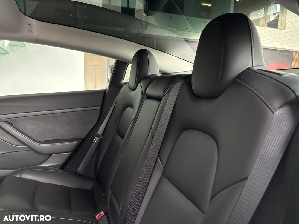Tesla Model 3 - 14