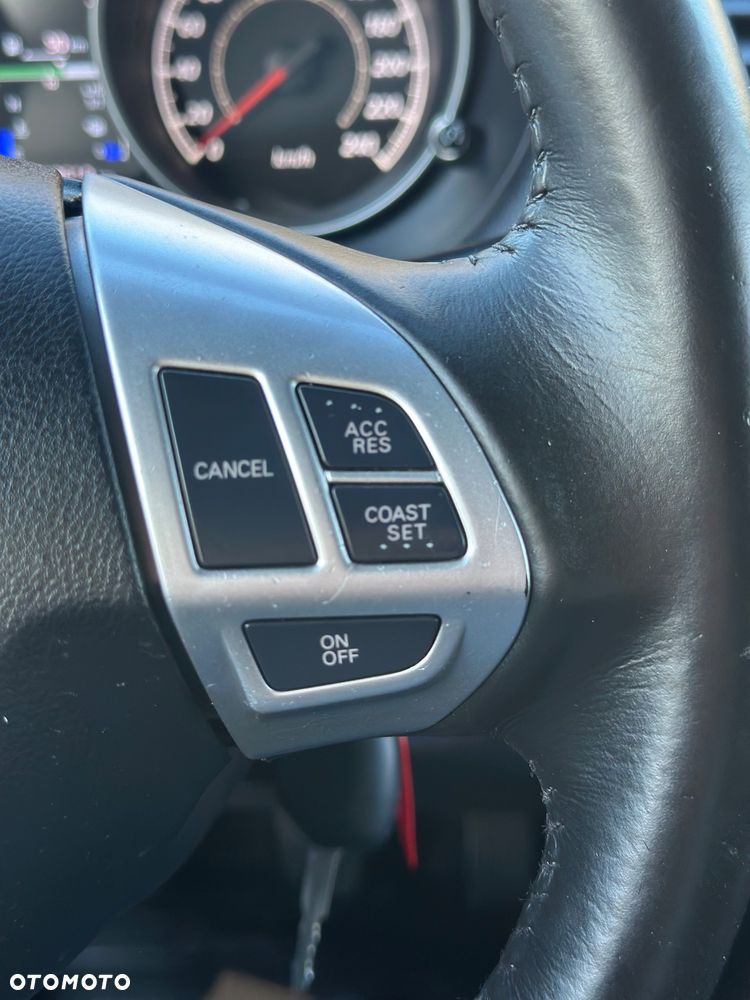 Mitsubishi Outlander 2.0 2WD Invite - 33