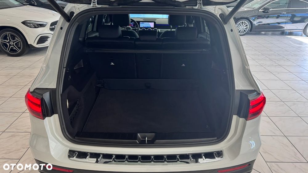 Mercedes-Benz GLB 200 AMG Line 7G-DCT - 38