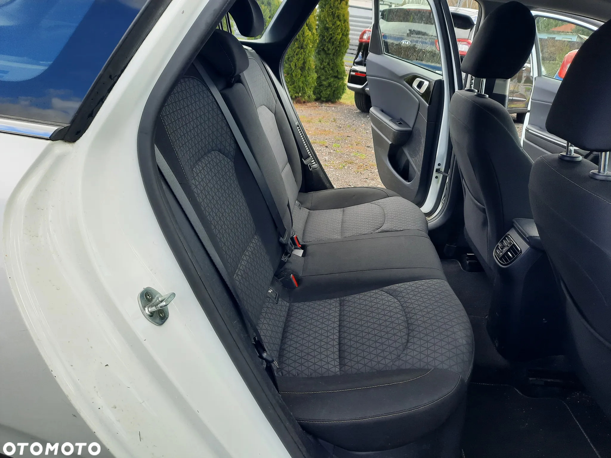 Kia Ceed SW 1.6 GDI DCT OPF Plug-in-Hybrid Platinum Edition - 24