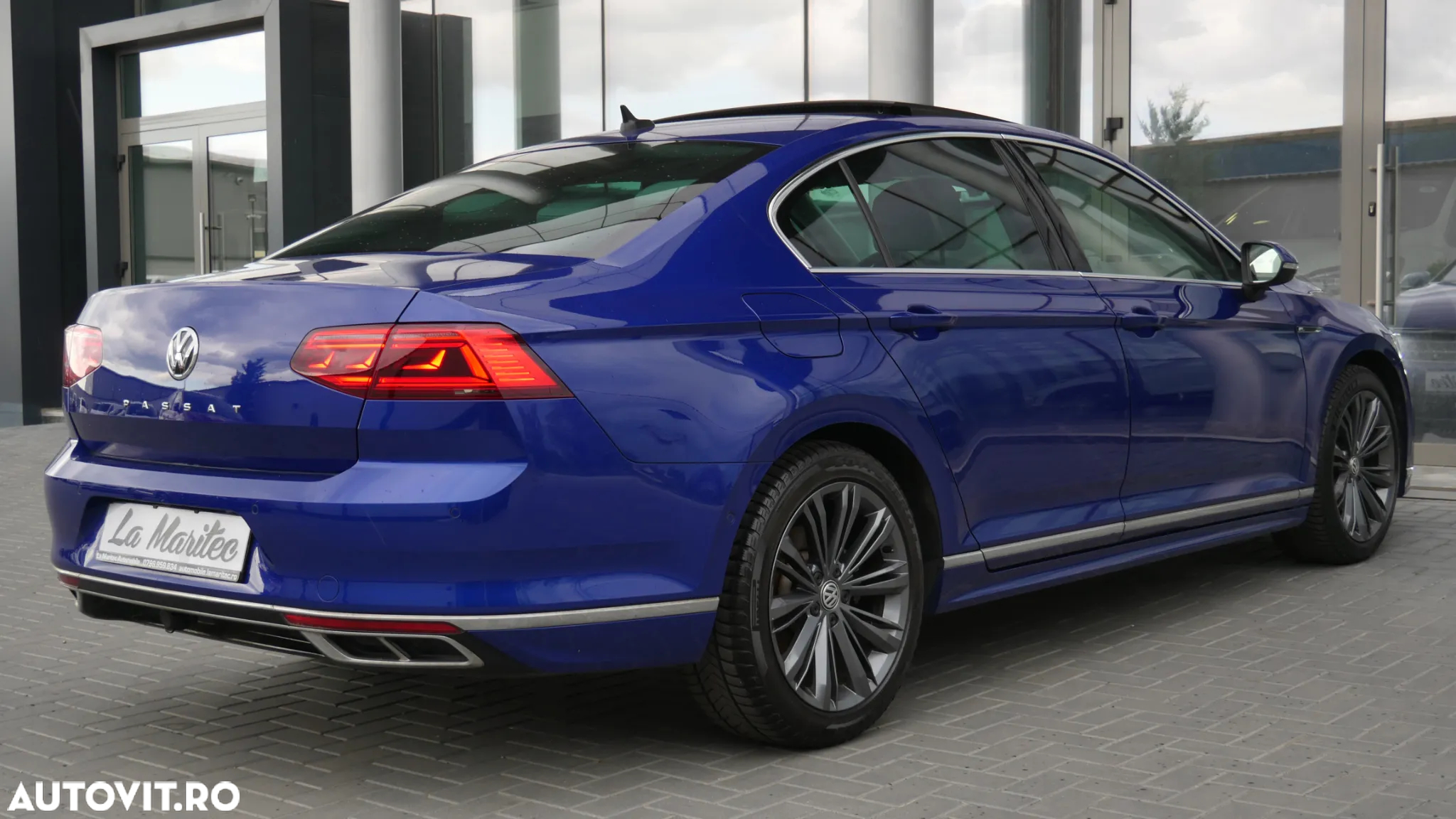 Volkswagen Passat - 11
