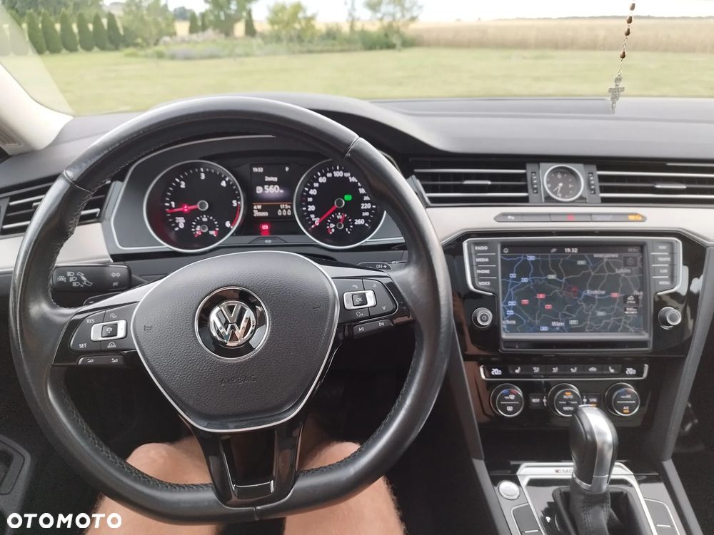 Volkswagen Passat 2.0 TDI SCR 4Mot DSG Highline - 25