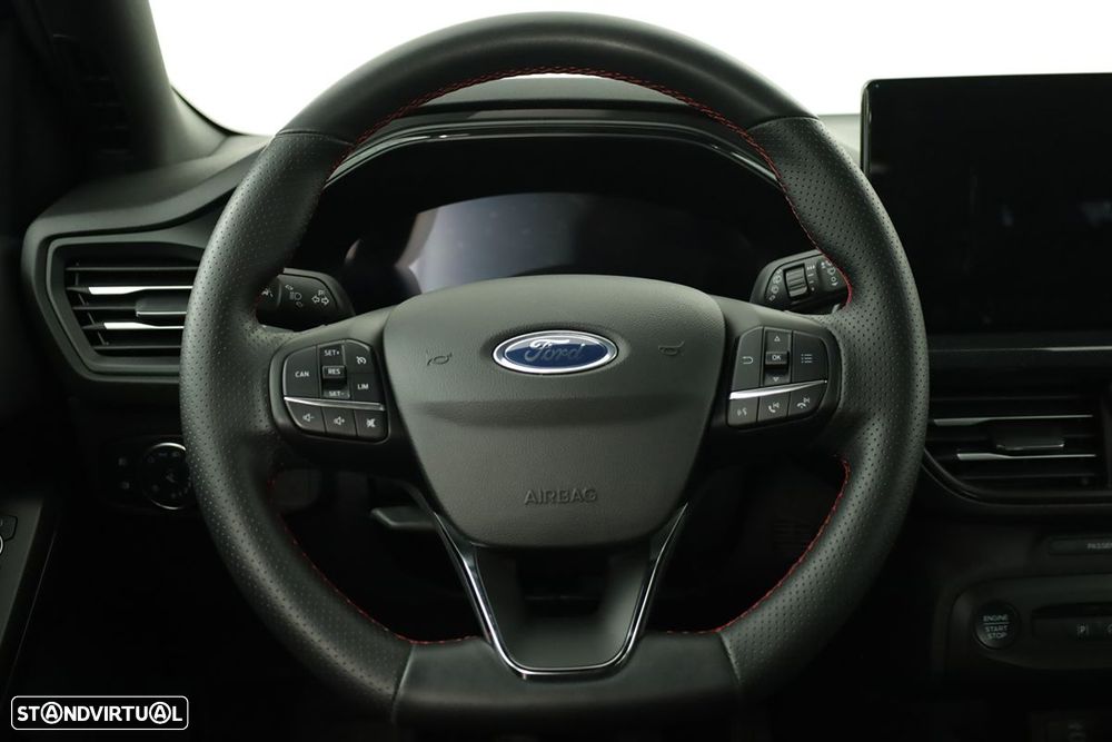 Ford Focus 1.0 EcoBoost MHEV ST-Line X - 15