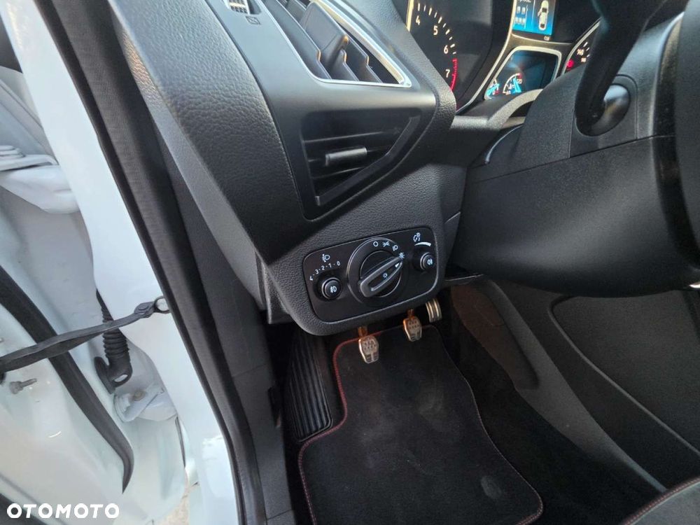 Ford Kuga - 13