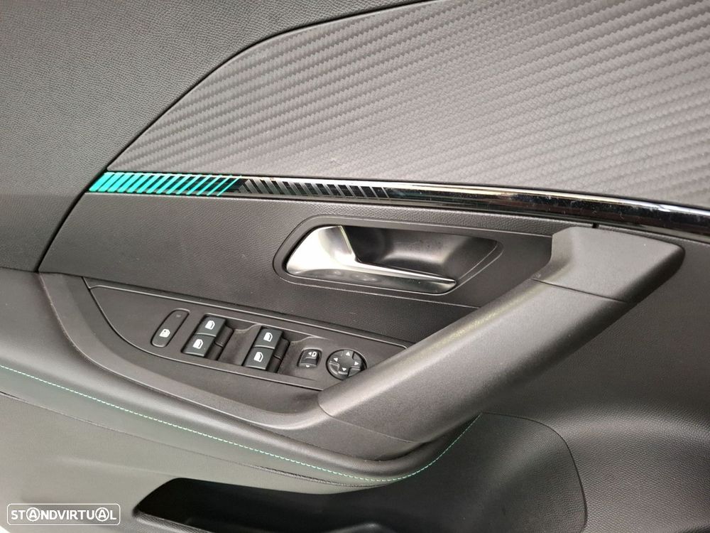 Peugeot 2008 1.2 PureTech Allure Pack - 22