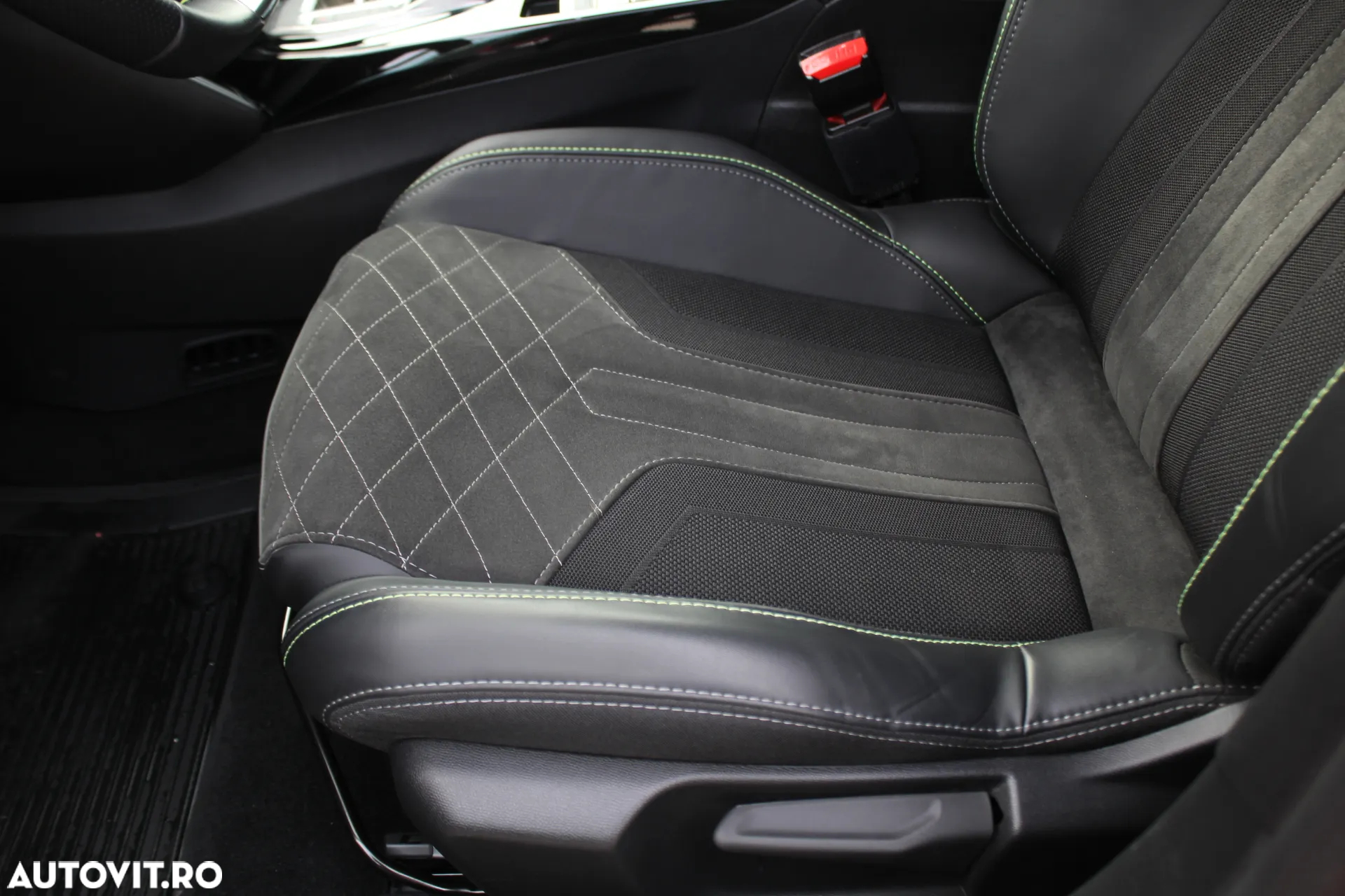 Peugeot 208 e-208 GT-Line - 13