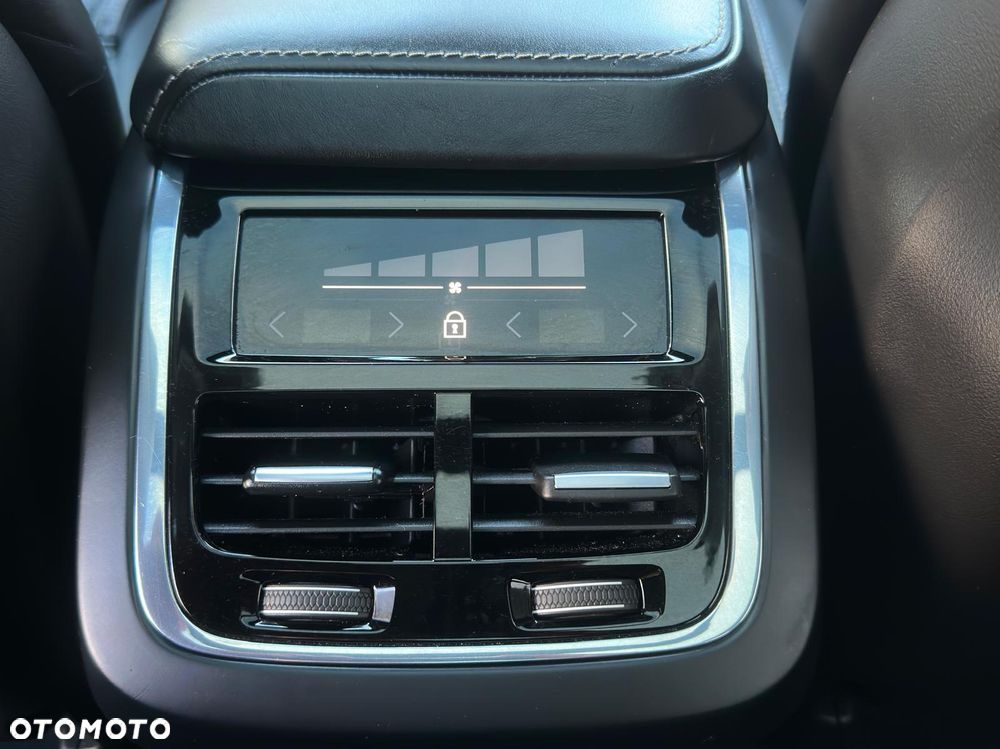 Volvo XC 60 D4 AWD Geartronic Inscription - 28