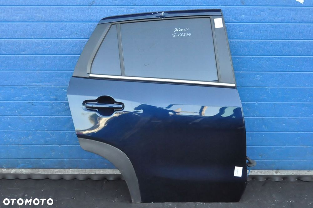 SUZUKI S-CROSS DRZWI PRAWY TYŁ TYLNE 23R - 1
