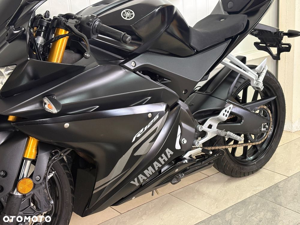 Yamaha YZF - 9