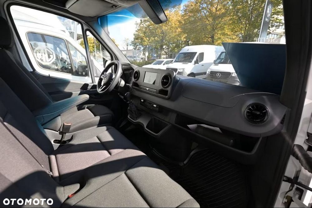 Mercedes-Benz Sprinter - 15