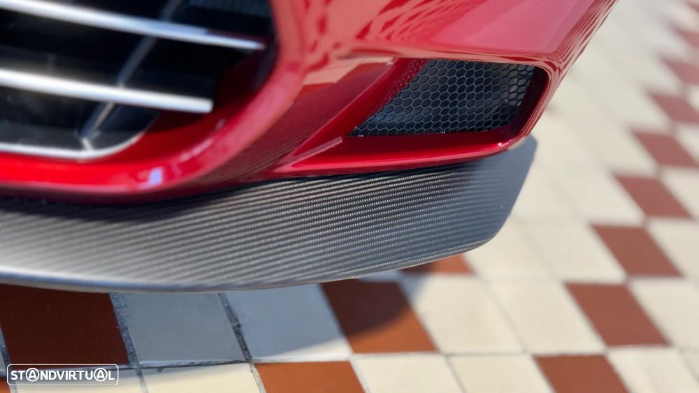 Aston Martin Vanquish V12 - 9