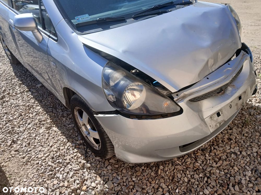 honda jazz II NH623M fotel fotele kanapa deska kokpit podsufitka boczek boczki klamka podłokietnik - 1