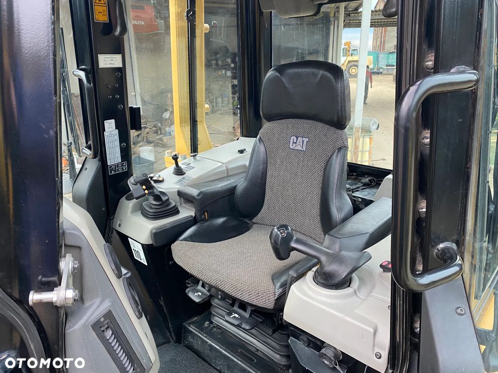 Caterpillar CAT D6N LGP, 2016 ROK, 7800 MTH, Z NIEMIEC, PIĘKNY STAN - 23