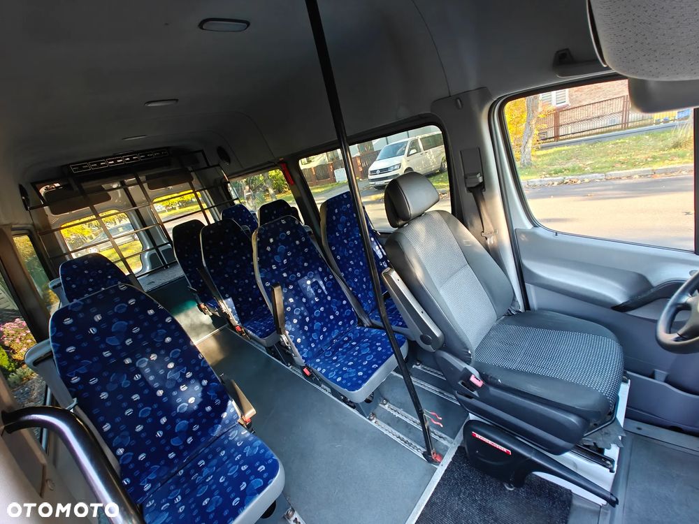 Mercedes-Benz Sprinter - 14