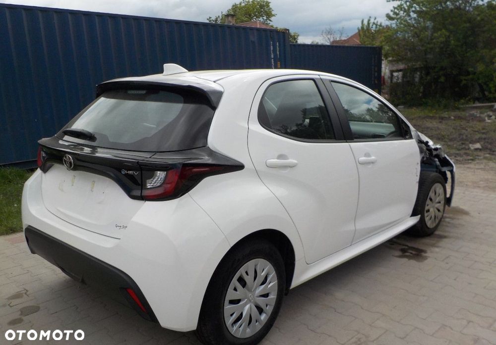 Toyota Yaris - 10