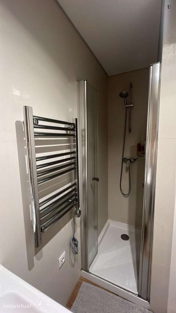 Quarto - localizado em Lisbon - Grande imagem: 3/11