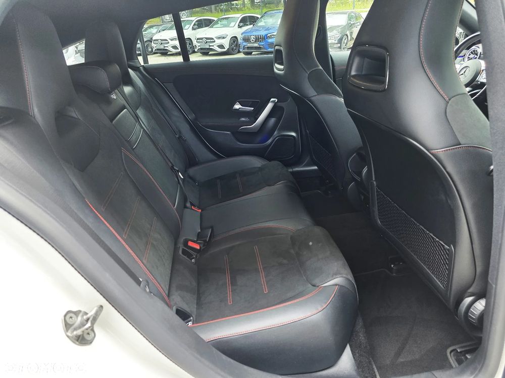 Mercedes-Benz CLA 250 e PHEV AMG Line 8G-DCT - 16