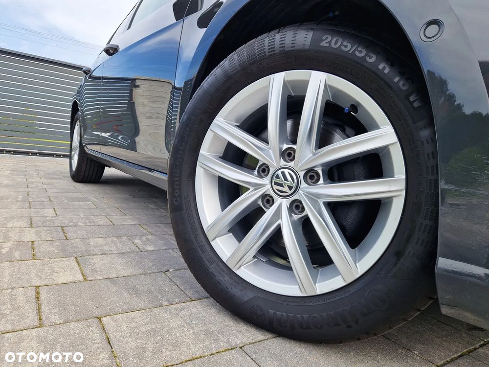 Volkswagen Golf - 11