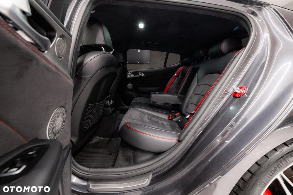 Kia Stinger 3.3 T-GDI V6 GT AWD - 15