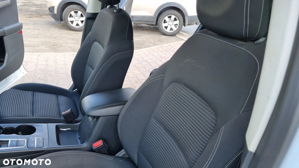 Ford Kuga - 40