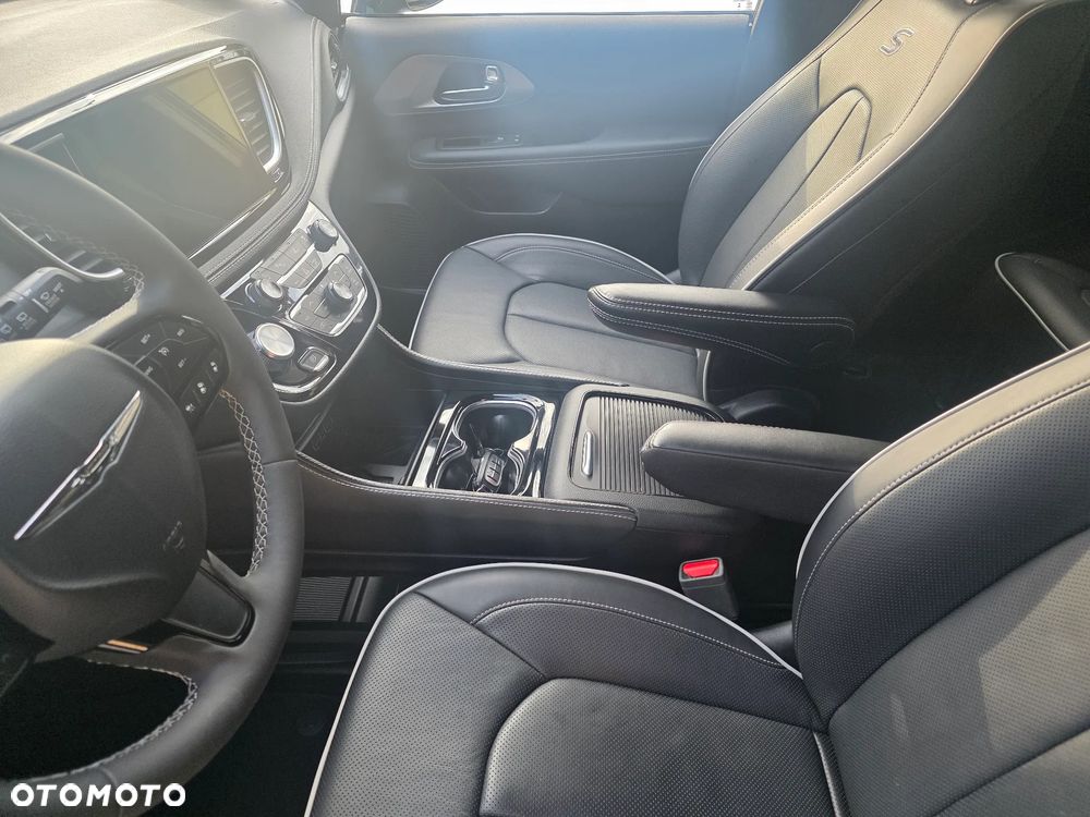 Chrysler Pacifica - 9