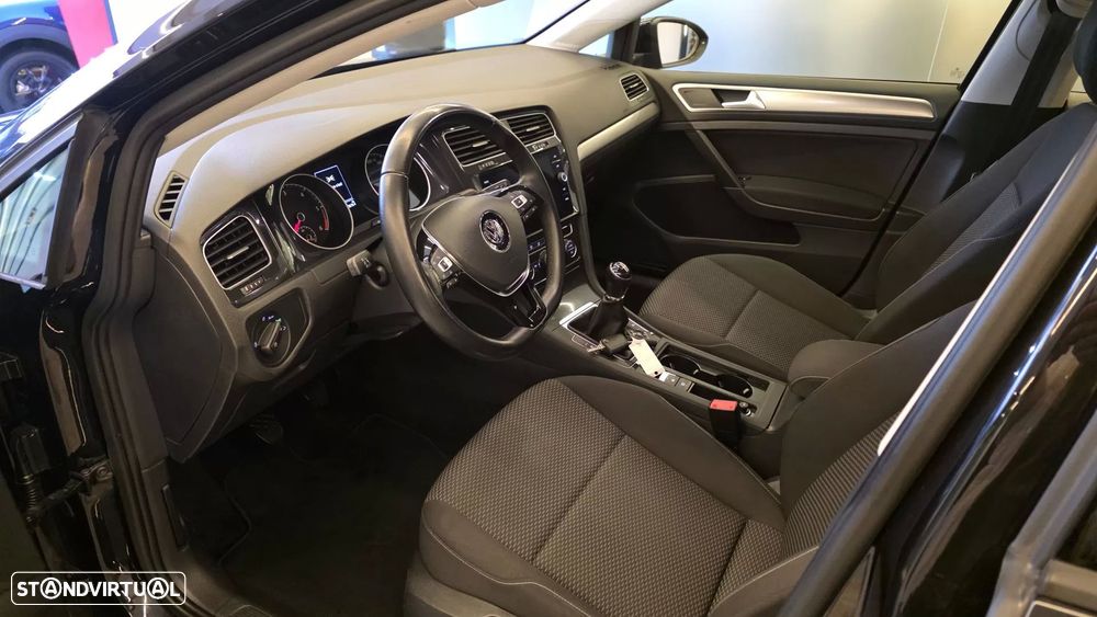 VW Golf 1.6 TDi Confortline - 6