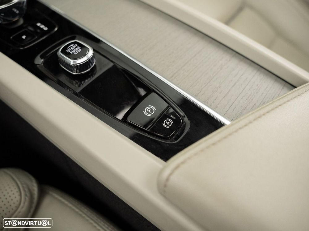 Volvo XC 60 2.0 T8 PHEV Ultimate Bright AWD - 30