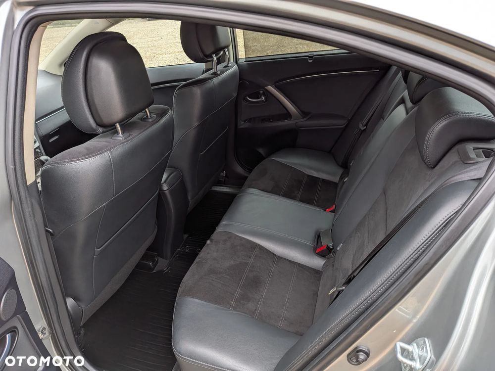Toyota Avensis 1.8 Sol plus NAVI MS - 29