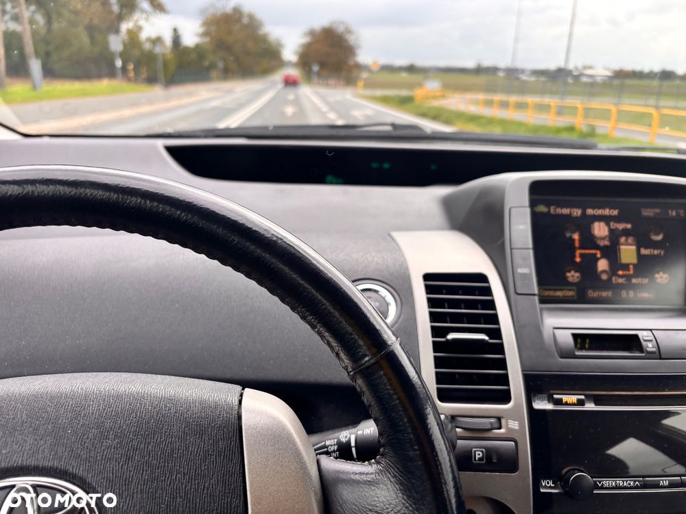 Toyota Prius - 15