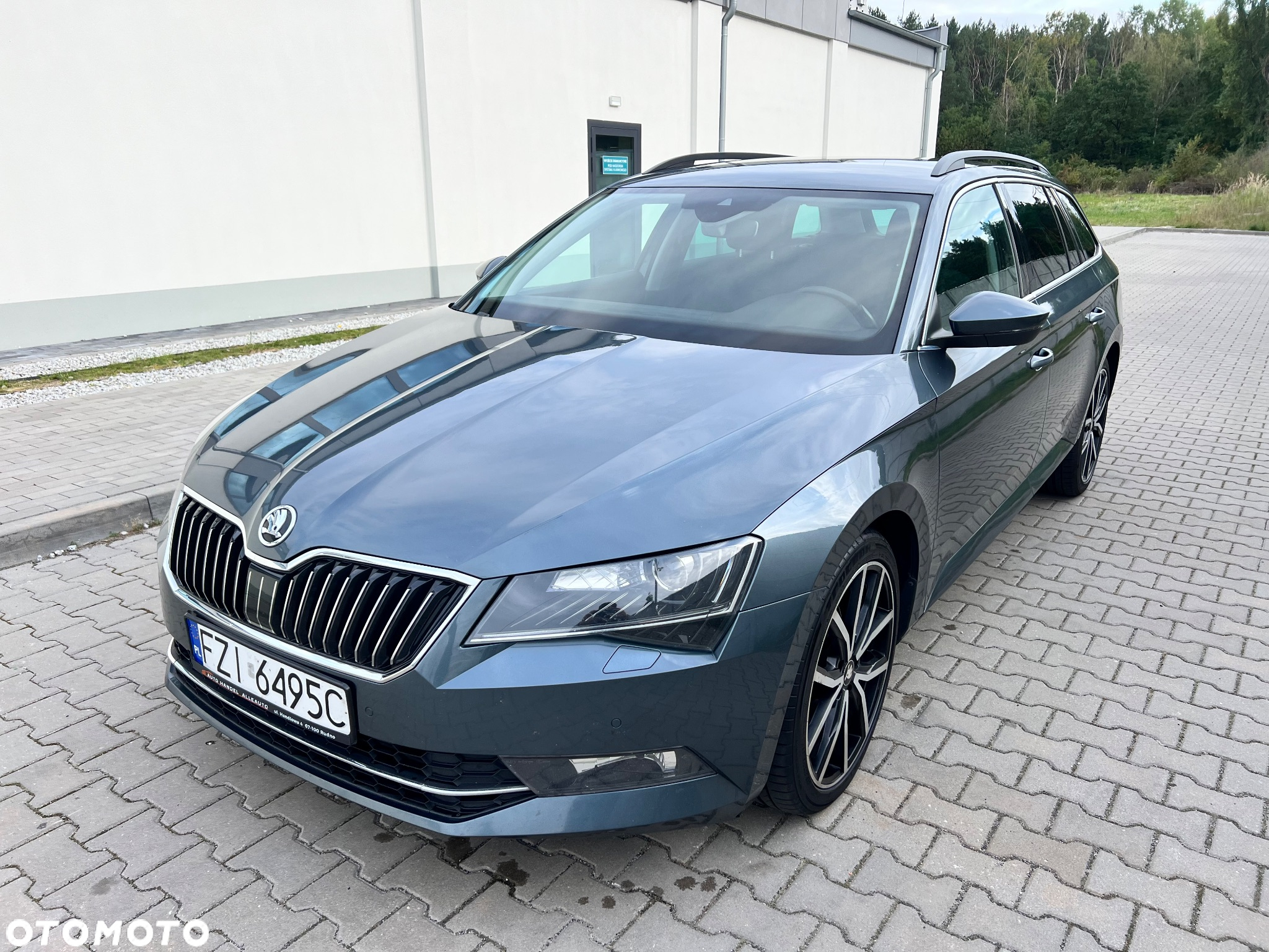 Skoda Superb 2.0 TDI Ambition DSG - 4