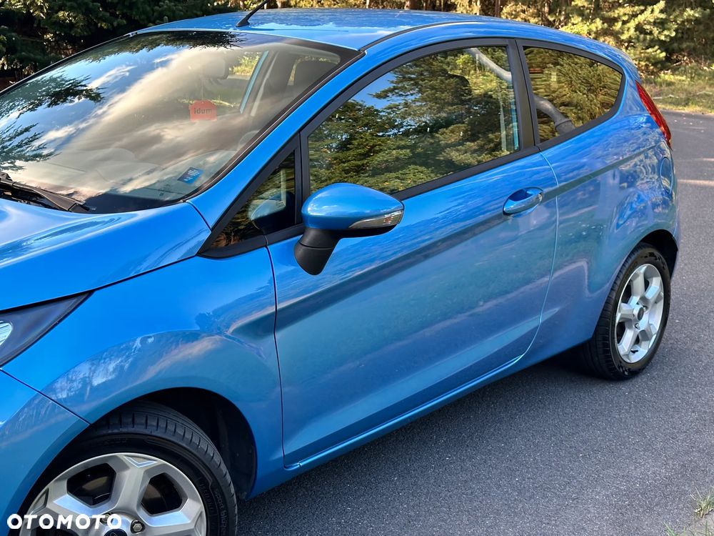 Ford Fiesta 1.25 Ghia - 11