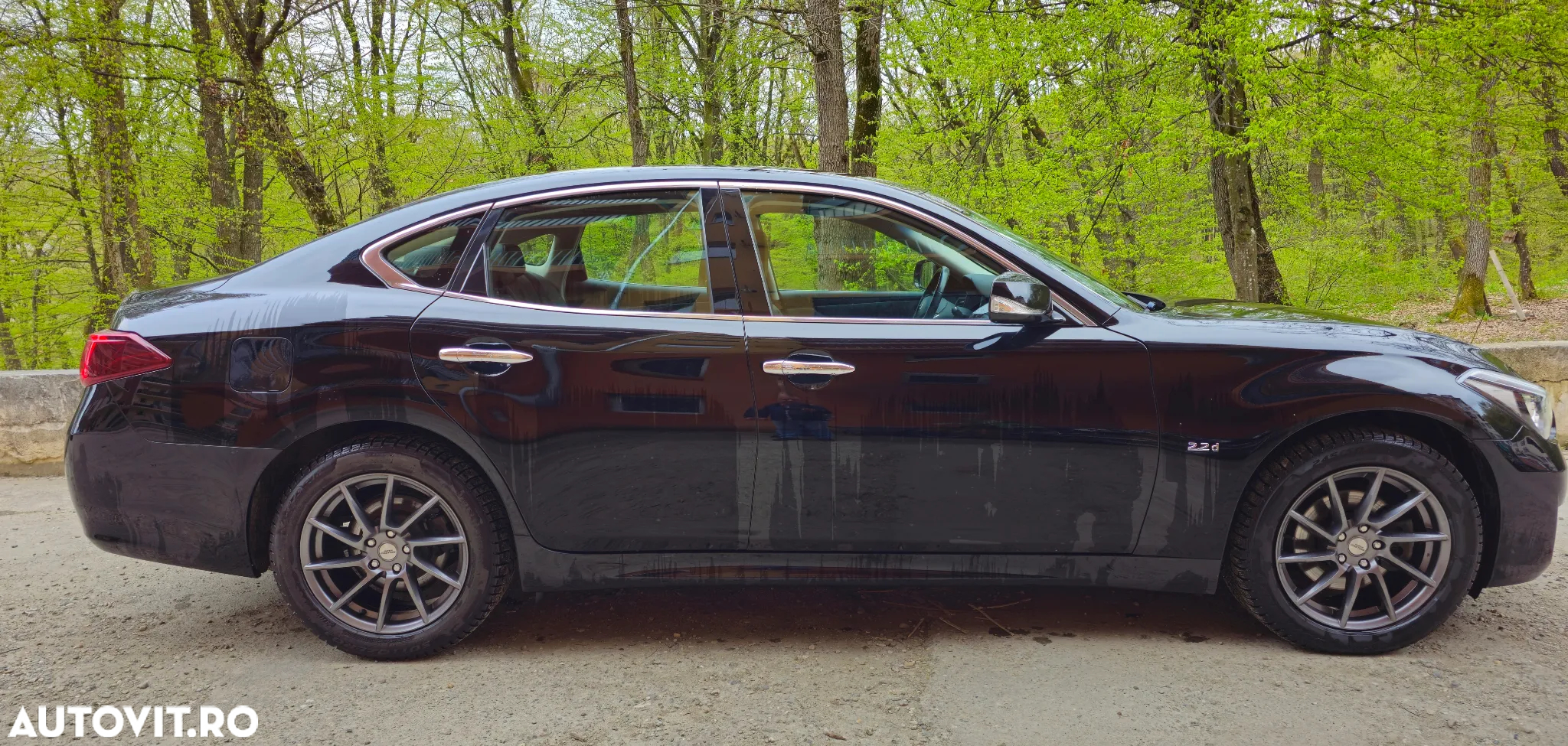 Infiniti Q70 2.2d - 12