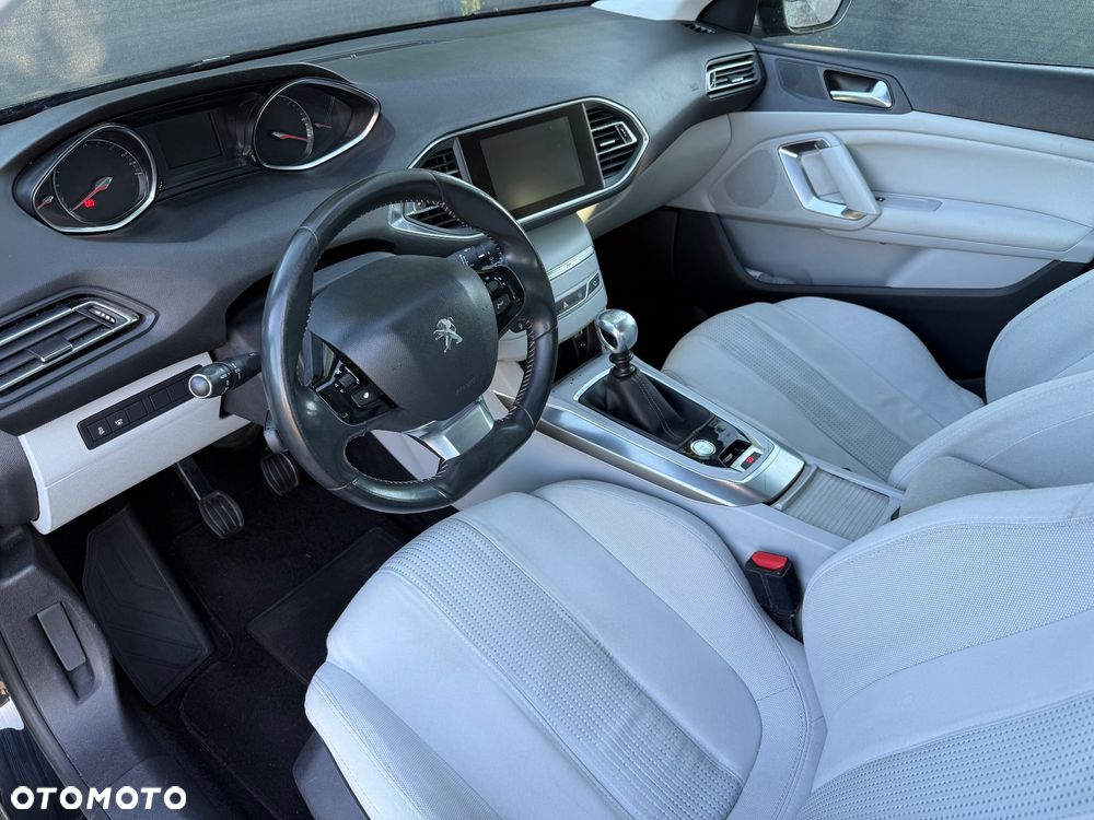 Peugeot 308 1.6 e-HDi Allure S&S - 10