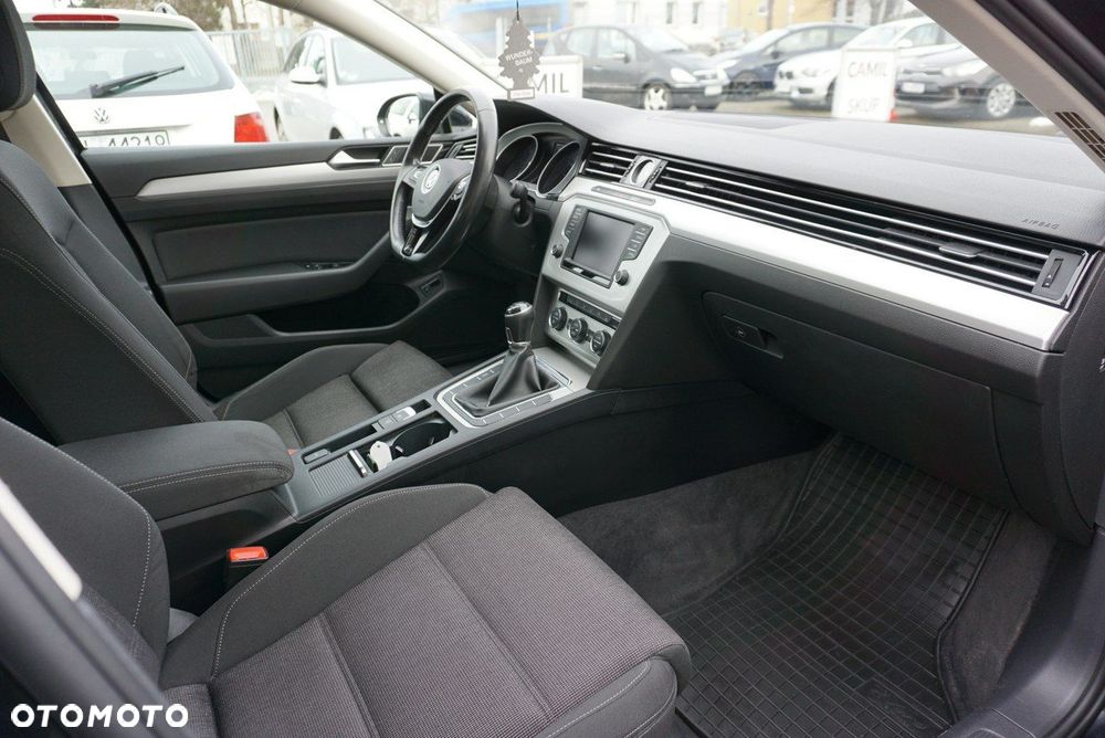Volkswagen Passat - 23