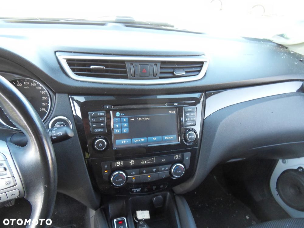 Nissan Qashqai 1.5 dCi N-Connecta - 16